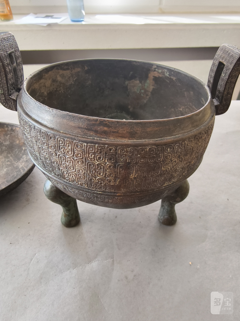 Three-legged bronze food vessel "ding" type - 图10